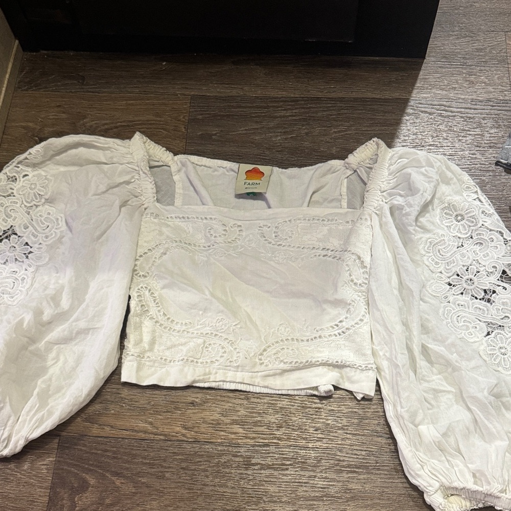 FARM Rio White Embroidered Blouse with Puff Sleeves